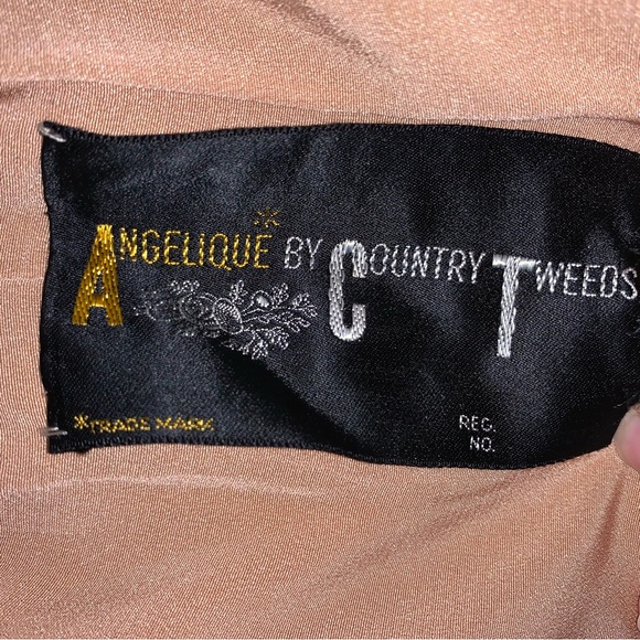 v i n t a g e :: Glamorous Soft Luxe Wool Thick Fur Collar Coat - Picture 10 of 16